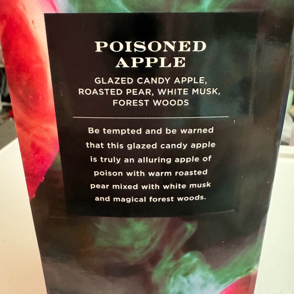 HomeWorx by Slatkin Poisoned Apple reed diffuser - Picture 4 of 5